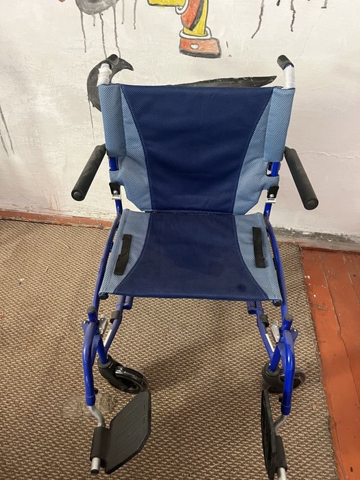 Коляска новая продам