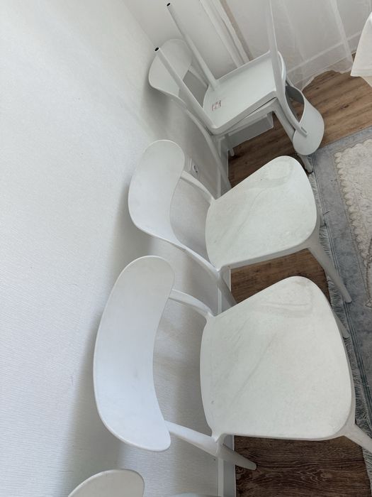 Продаю стулья кухонные в отличном состоянии с доставкой по Астане