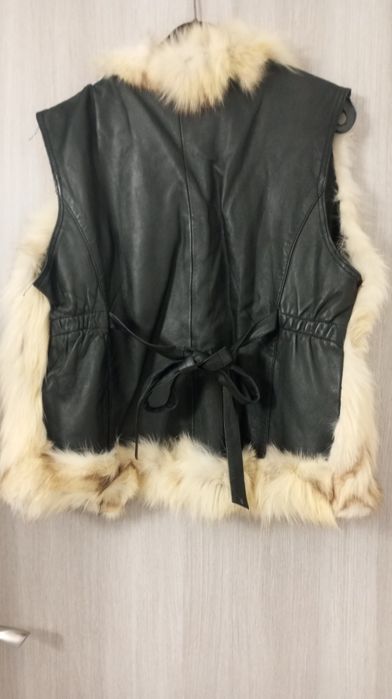 Елече с предна част лисица, гръб кожа.Дамска  шуба.
