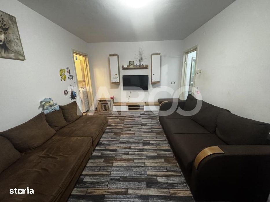 Apartament de inchiriat cu 3 camere balcon etaj 2 Mihai Viteazul Sibiu