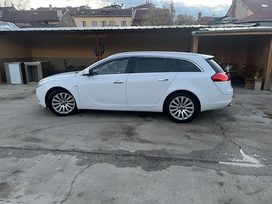 Топ състояние обслужена нови гуми