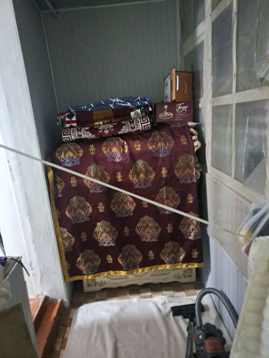 1 хоналик уй ВАСХОД Навоий чойхона олдида