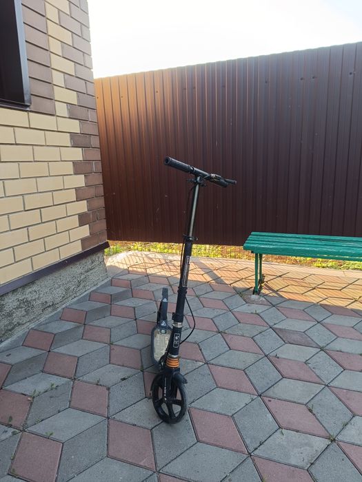 Продам самокат детский.