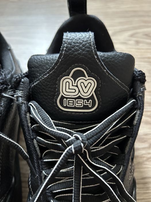 Adidași Louis Vuitton