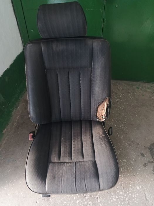 Продам сиденье на Мерседес 124