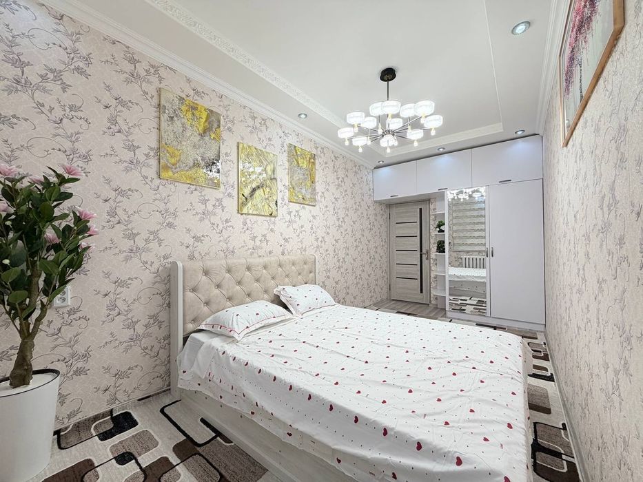 Продам чиланзар 6.  Двух комнатная.  Метро Мирзо Улугбек