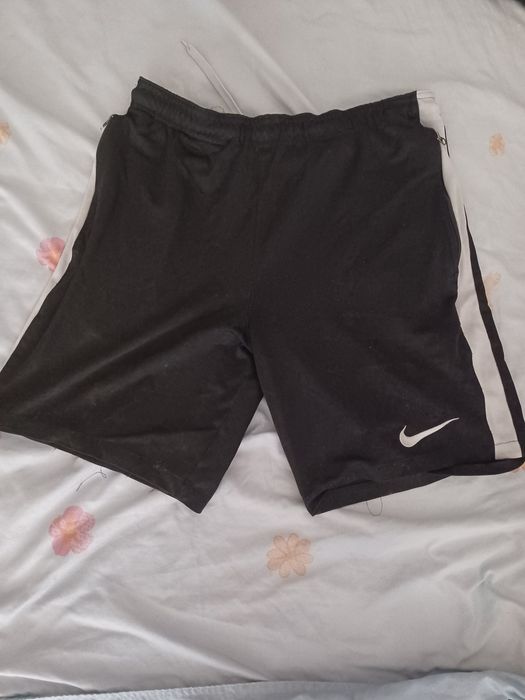 Haine de firma pantaloni scurți