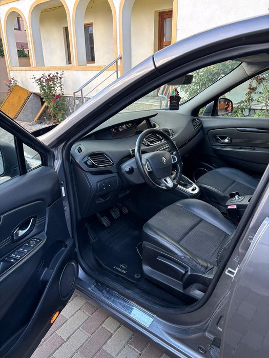 Renault Scenic 2011