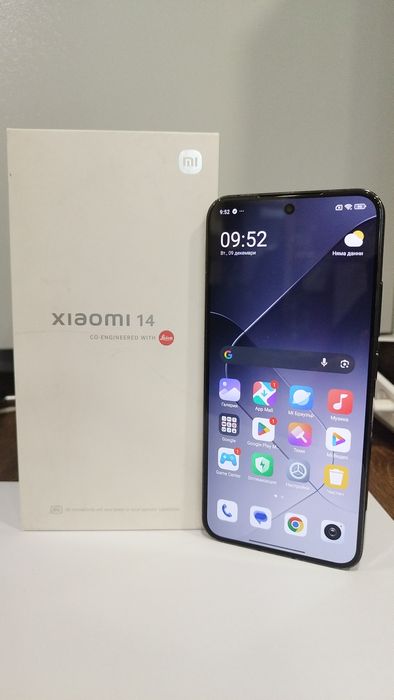 Телефон Xiaomi 14