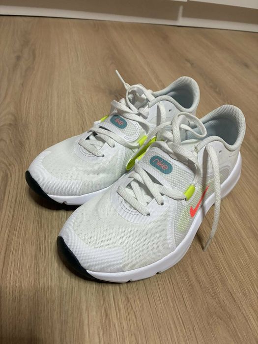 Дамски маратонки nike