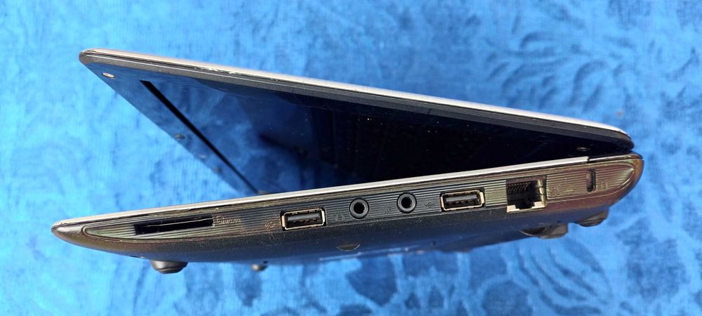 *ASUS Eee PC | 1201K AMD | Geode Netbook 30,7 cm (12.1") mini laptop