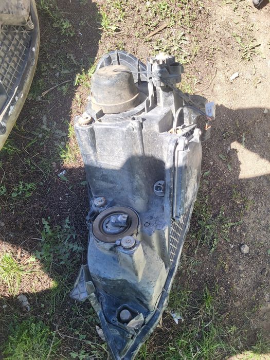 Продам б/у фары Тойота Ипсум