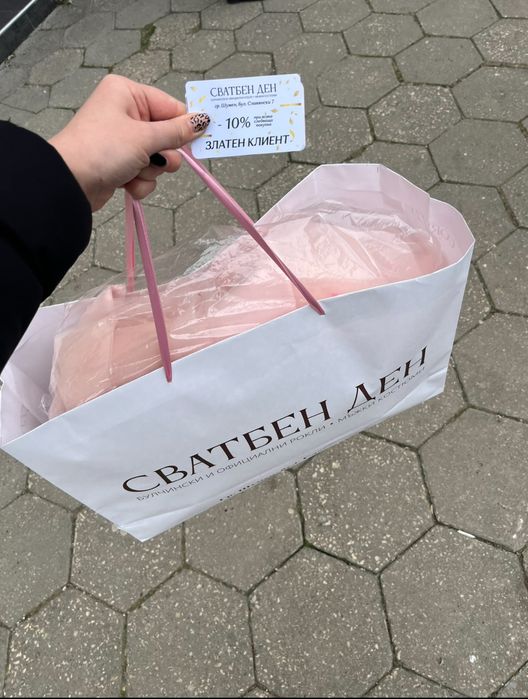 Бална рокля от “Моделисимо” ООД