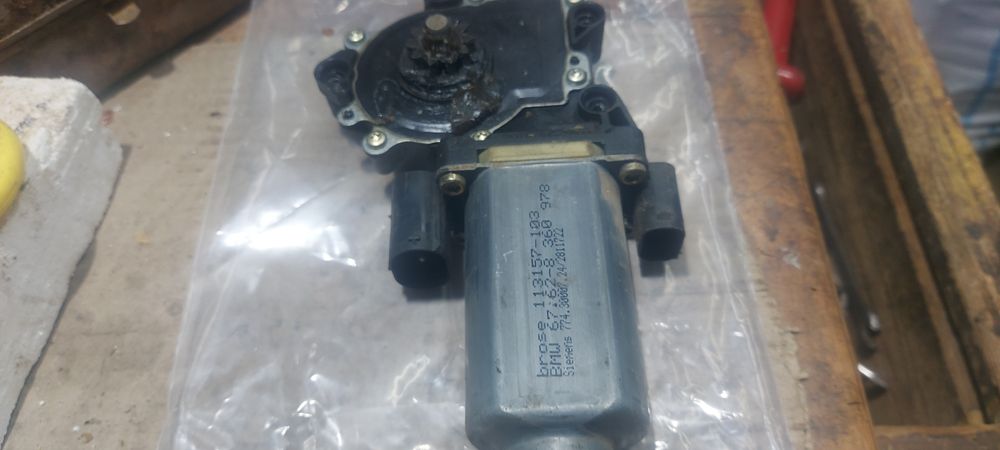 Моторчик стеклоподьемника бмв е36