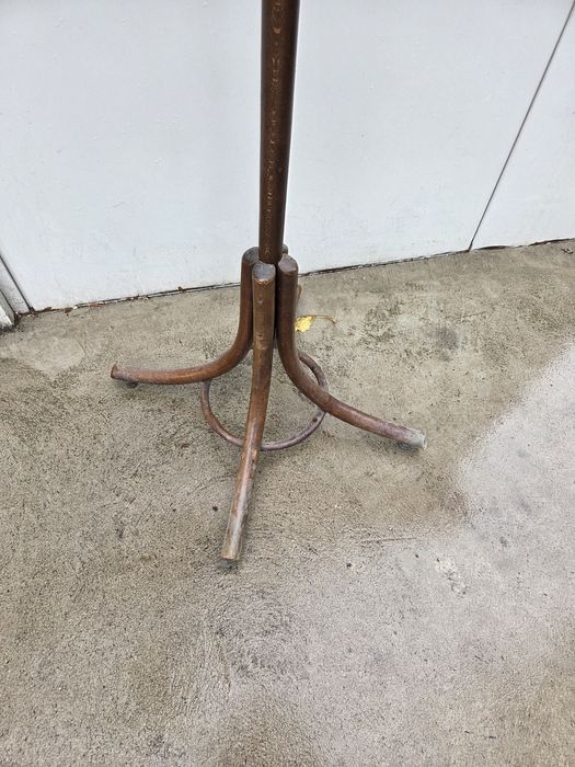 Закачалка старинна от дърво