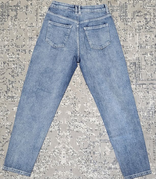 Jeans fete H&M  mărime 140