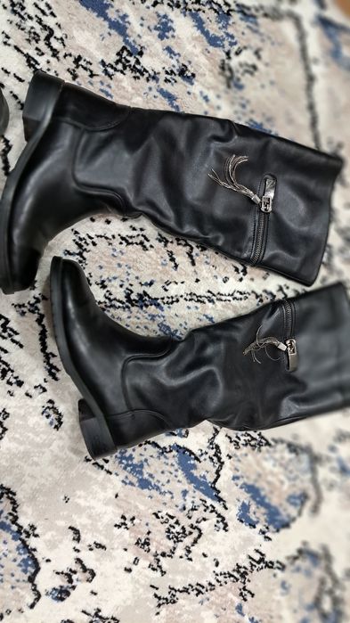 Обувь зимняя б/у в хорошем состоянии.  Фирменные.