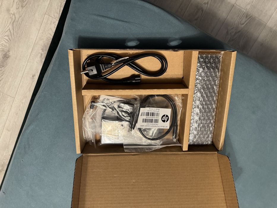 HP Dock Elite Thunderbolt 3 cutie completa cu incarcator 150W