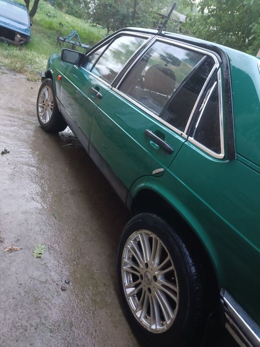 Audi 100 c2 holati zor