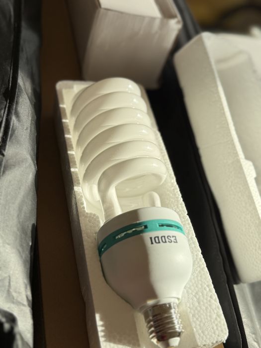 2 Seturi lumini studio! Plus trepied foto-video