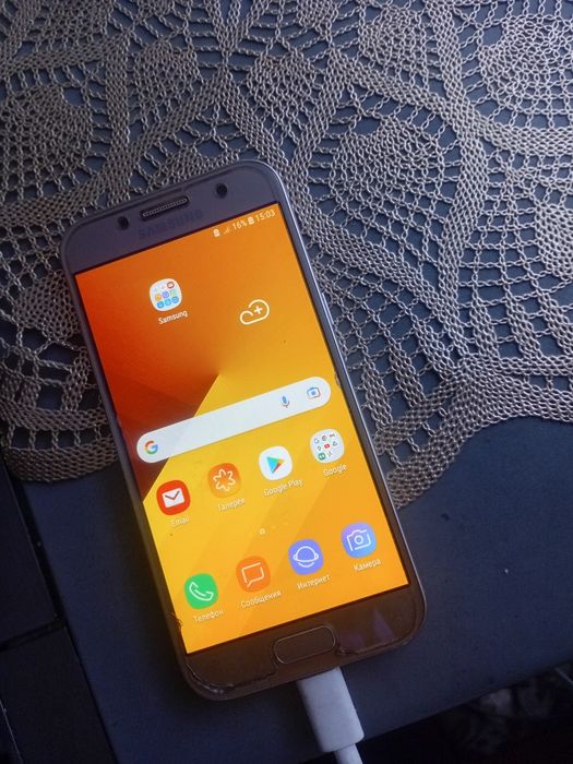 Самсунг а 3 (17)