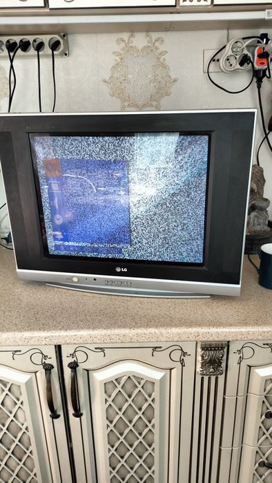 Телевизор LG хорошо работает