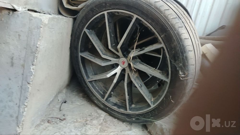 Диски и балон  Vossen для Каптивы R20