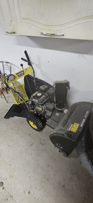 Снегоуборочная машина