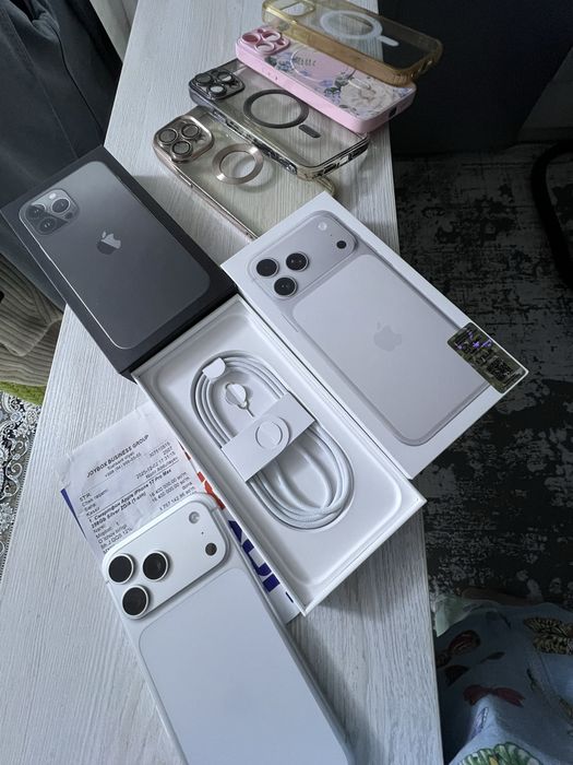 чехол для  Айфон телефон.Каждый по 15 тыс.