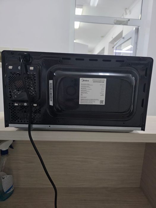 Микроволновка Midea