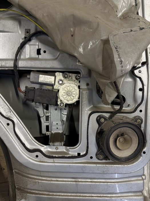 Продам дверь А160 W168 Mercedes