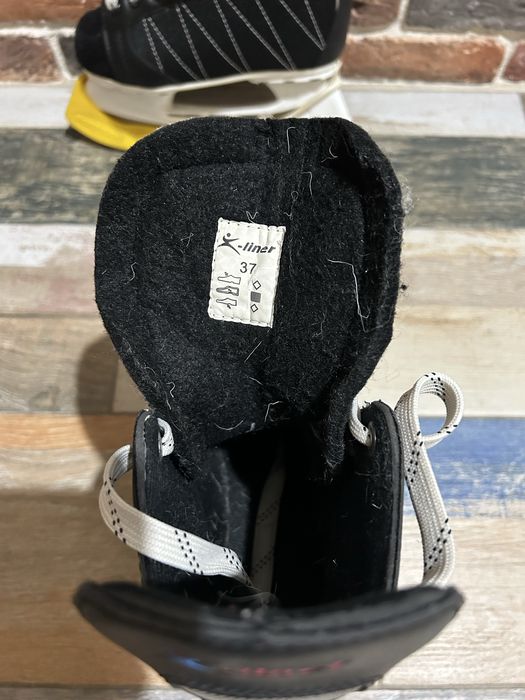 Продам коньки хокейные