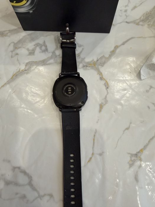 Продам часы Gear Sport