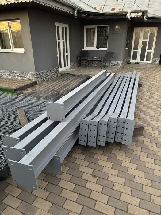 Vand Stâlpi metalice și ferme metalice pentru o hala metalica 7x25