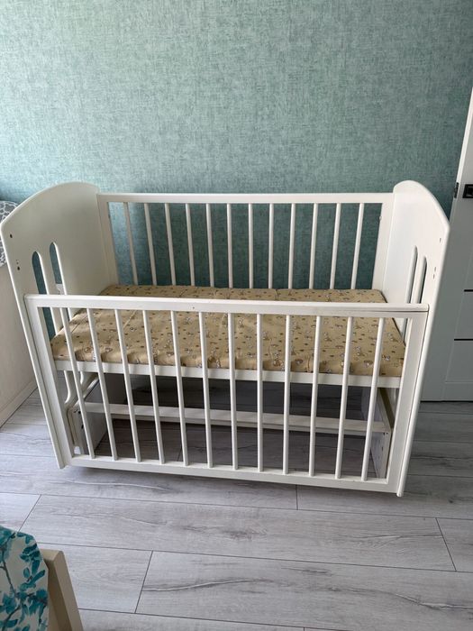 Продается детская кровать с матрасом