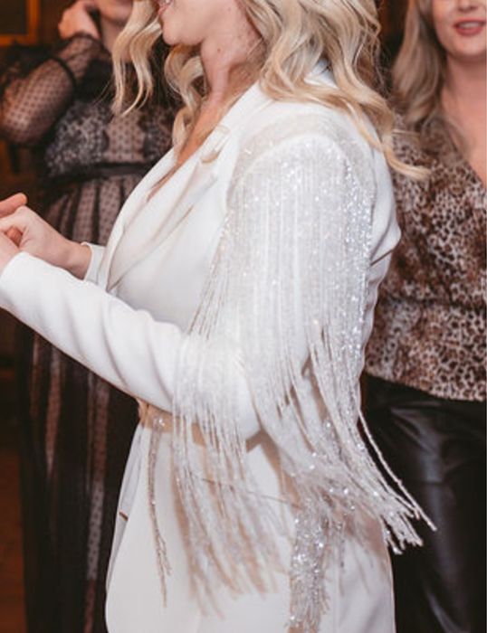 Costum alb cu franjuri cununie civilă / botez Vitoria Haute Couture