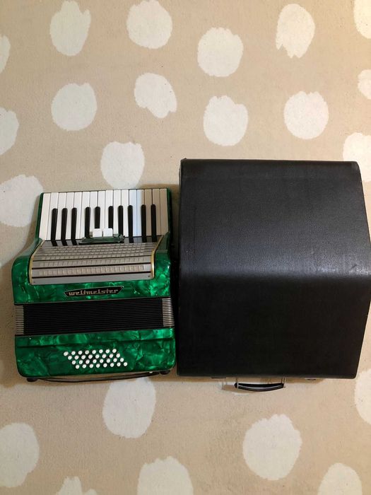 Acordeon Weltmeister 32 bași