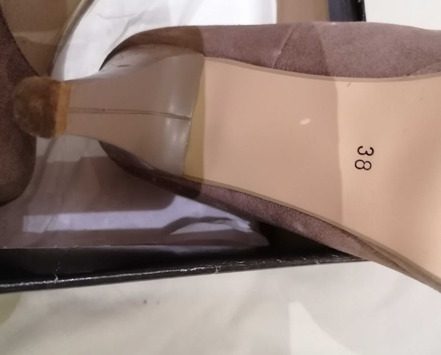 Елегантни естествена кожа практически нови