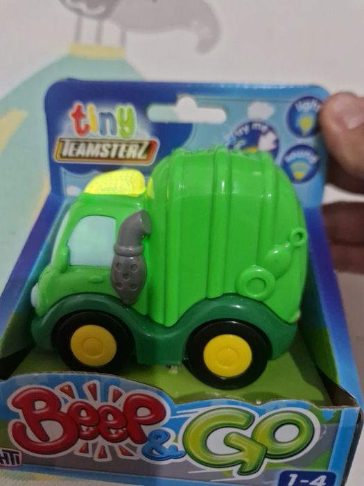 Masinute baieti 1- 4 ani
