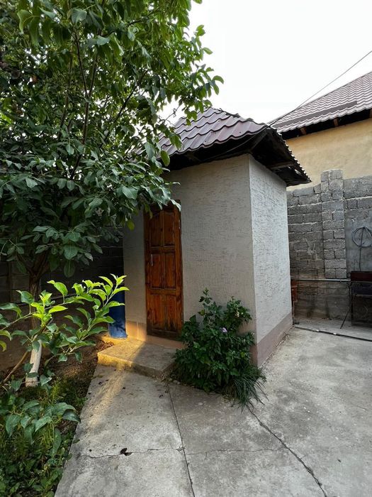 Продаётся большой кирпичный дом