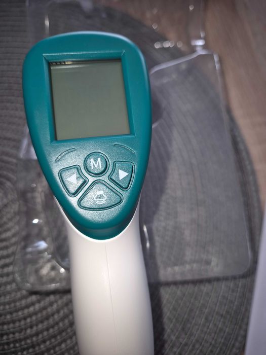 Безконтактен Термометър за измерване на температурата деца и възрастни