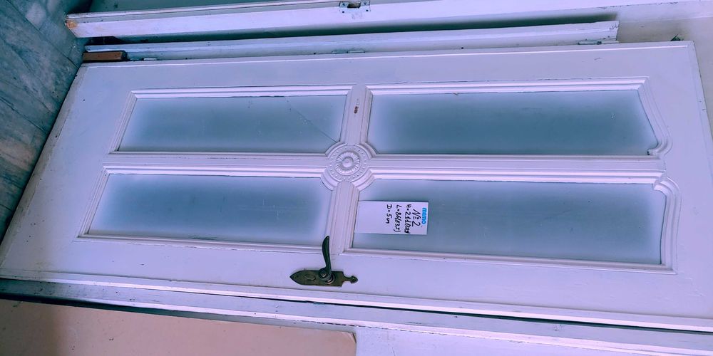 Продавам интериорни масивни врати (дъб) с каси от хотел Шератон/Балкан