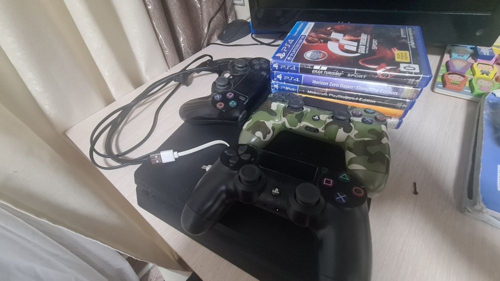 Продам ps4 slim 512 гб
