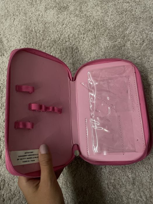 розов несесер с моливи дисниленд париж мини маус