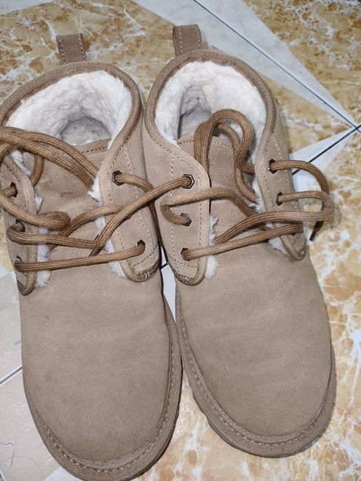 Ghete UGG cumpărate de Crăciun