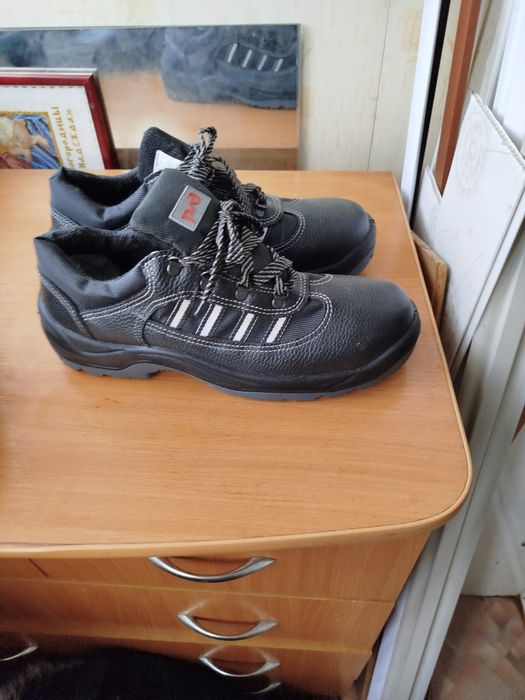 Продам рабочую обувь