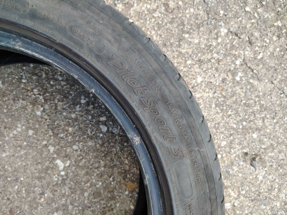 Гуми Michelin sport 3 235 45 17 два броя