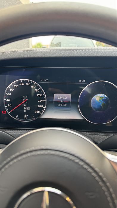 Mercedes-Benz S560 Maybach