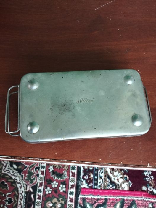 Шприцница со шприцами