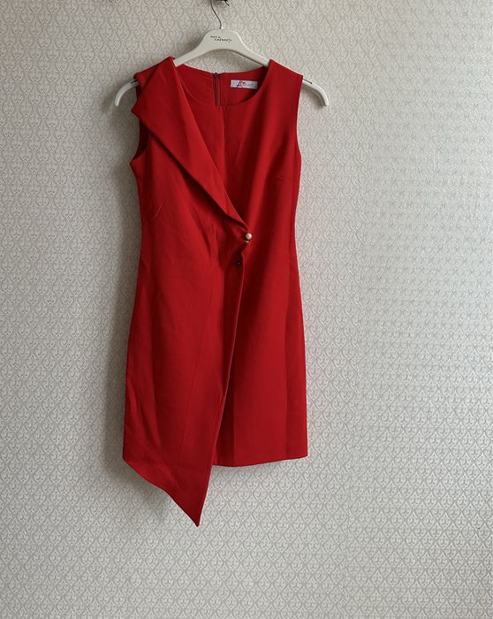 Модное новое платье